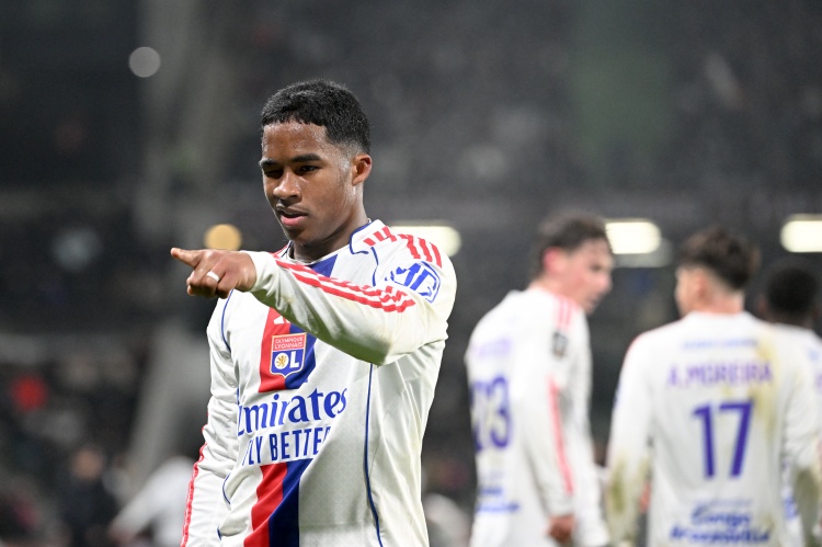 法国近11场比赛每场均至少打进两球，仅次于2000年3月至8月的12场