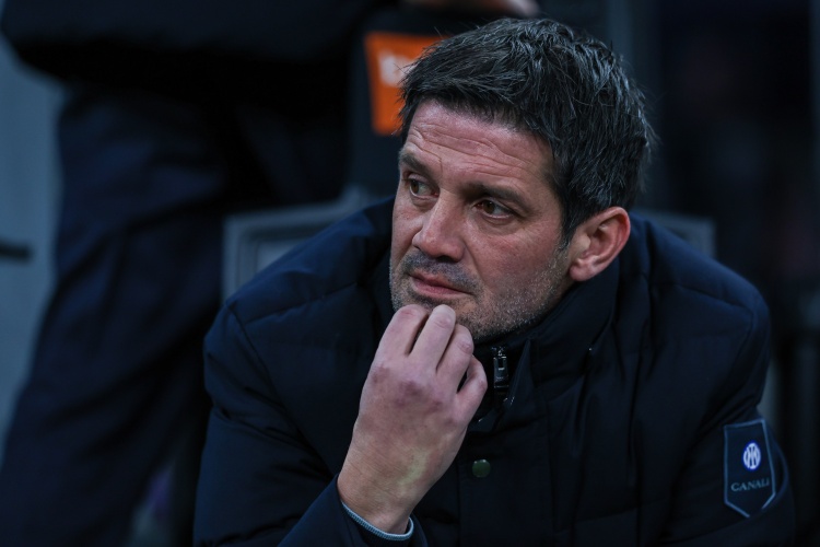 杨希数据：7次抢断、9次对抗成功均为本场最多，获评7.6分