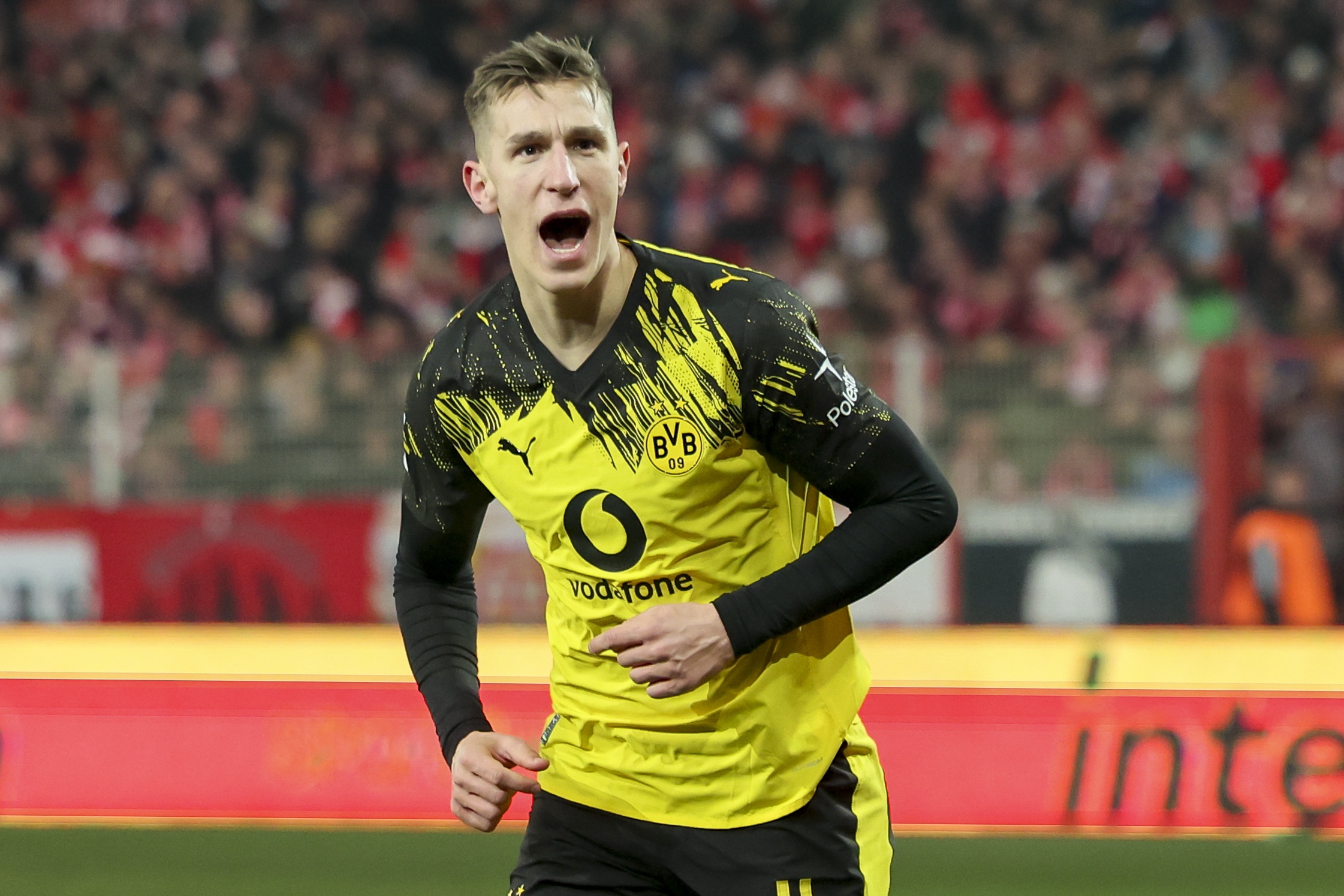 早报：热刺官宣解雇图多尔